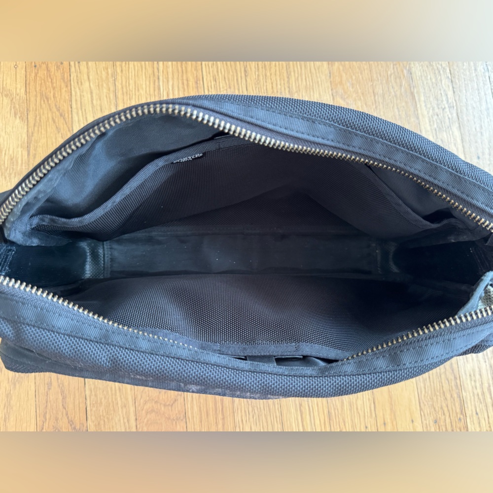 Porter and Co Nylon Messenger Bag - Black - Picture 2 of 15
